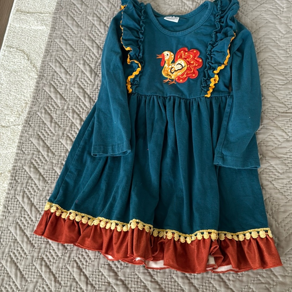 Thanksgiving unique dress size 3-5 years old fits perfectly